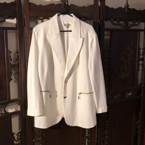 Jacket byDG2 size 1X in white.